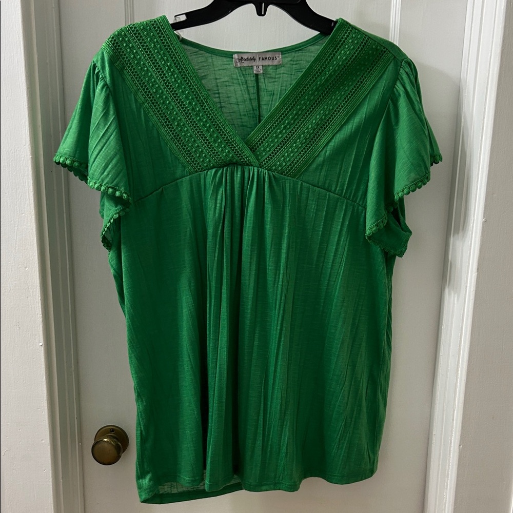 Cute green top.